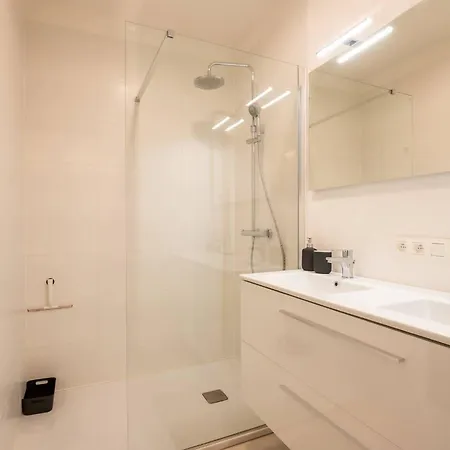 Apartment Brand New At The For 4 *