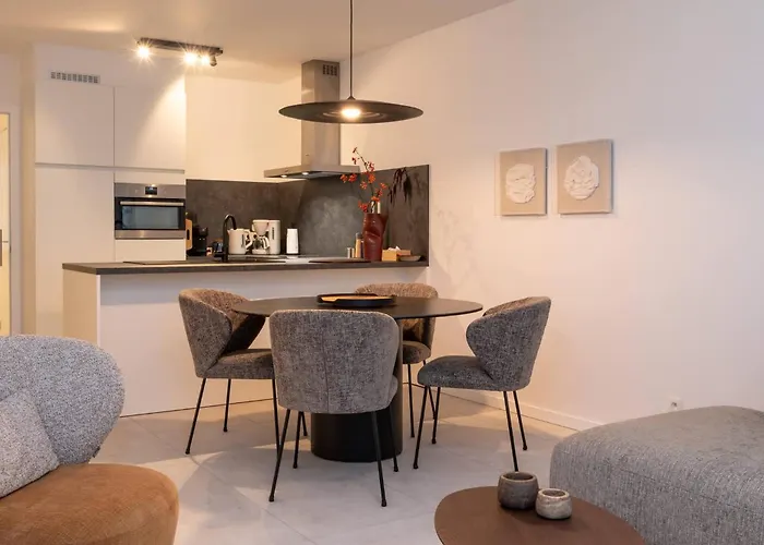 Brand New At The For 4 아파트 오스텐드